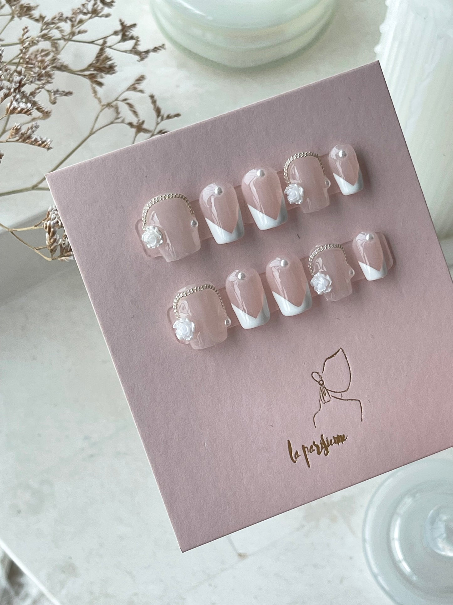 Edelweiss Press On Nails