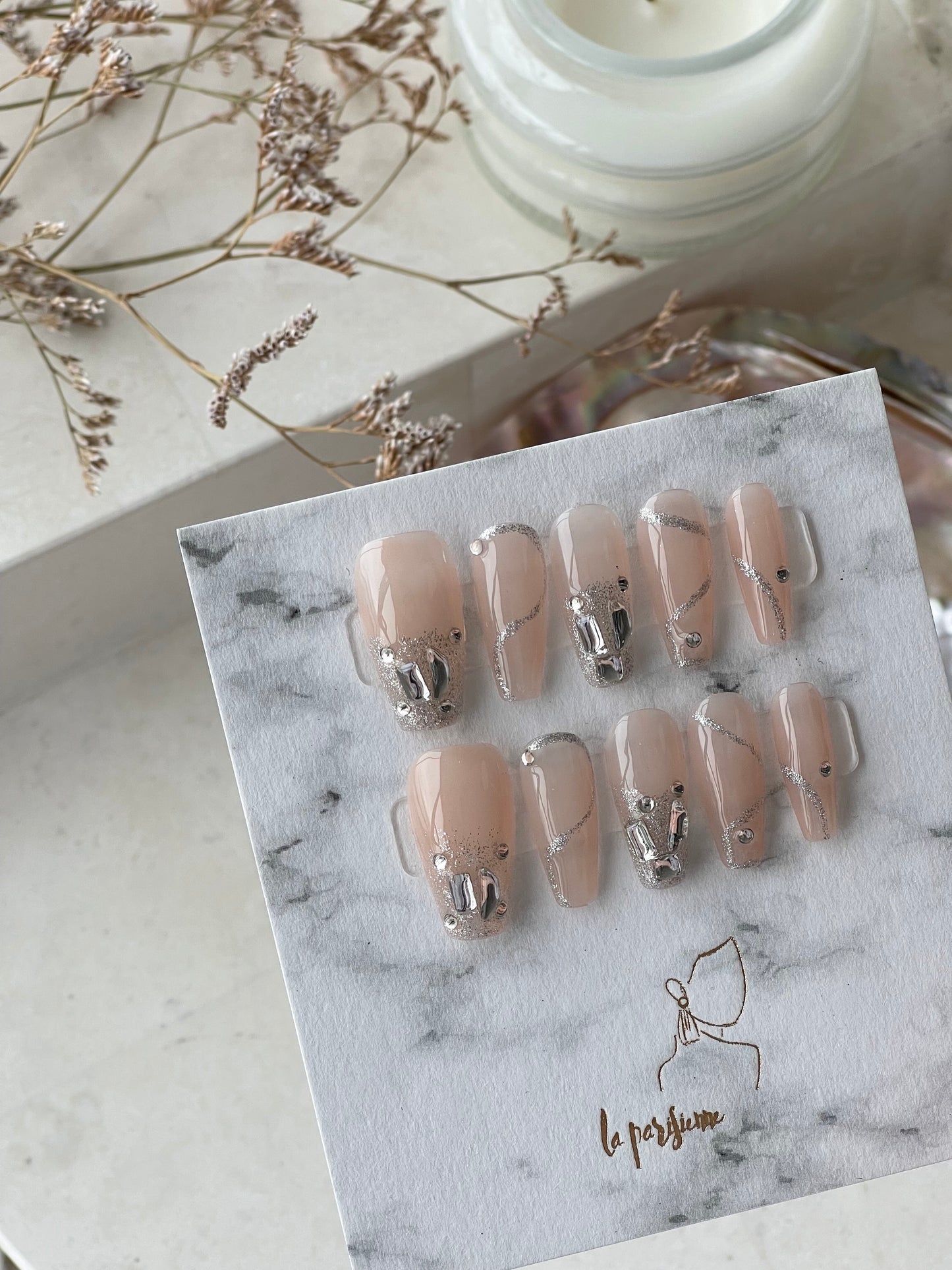 Chafferer Press On Nails