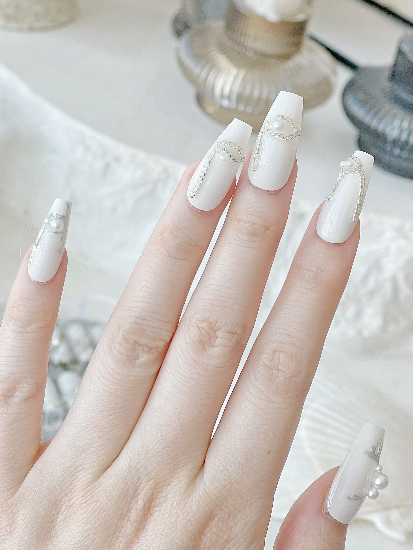 Snowy Mountain Press On Nails