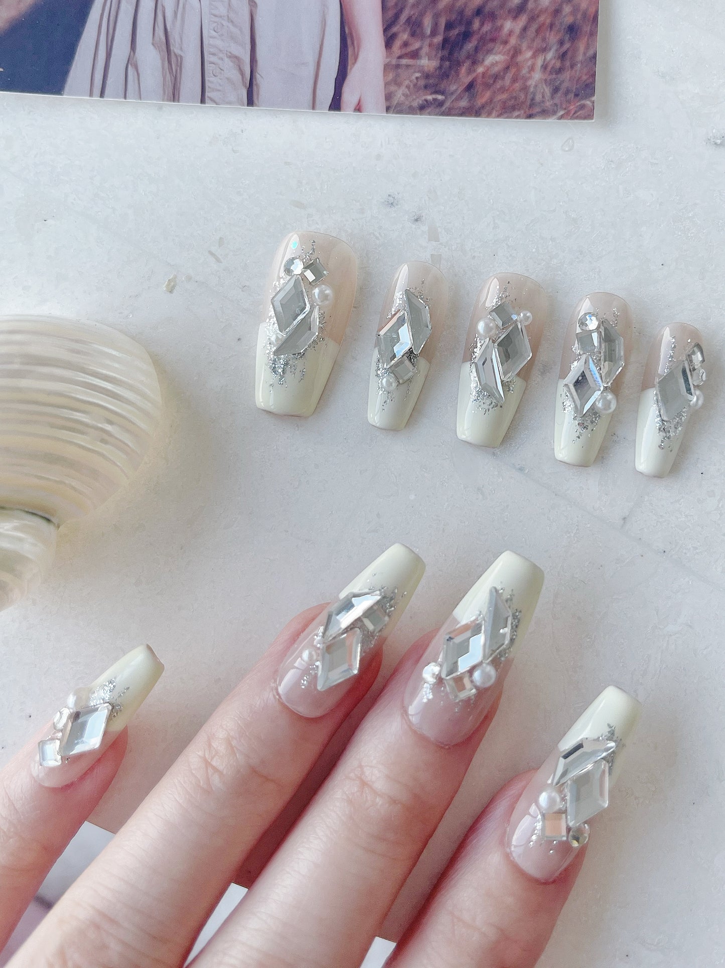 Eartha Press On Nails