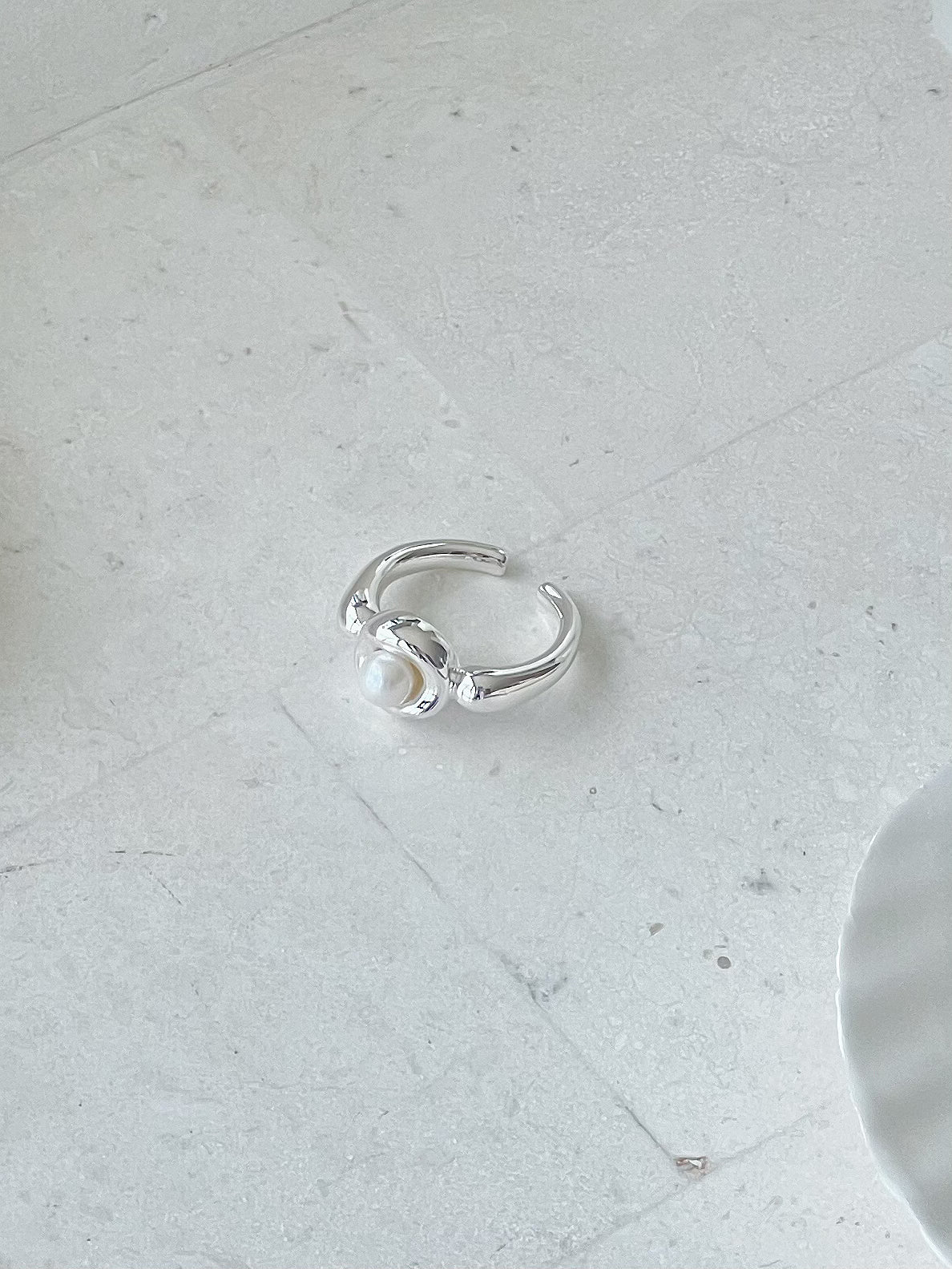 Urania Ring