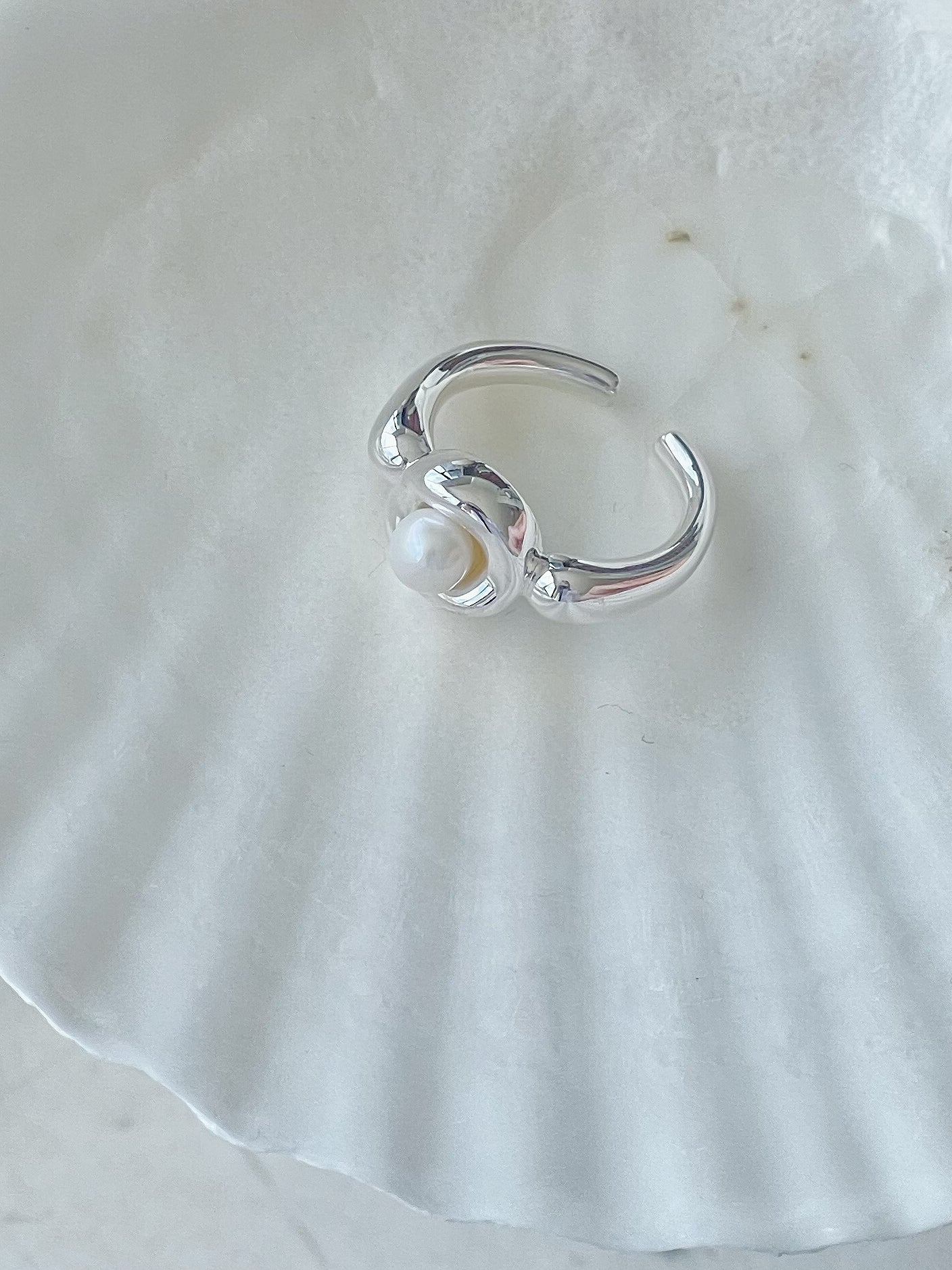 Urania Ring