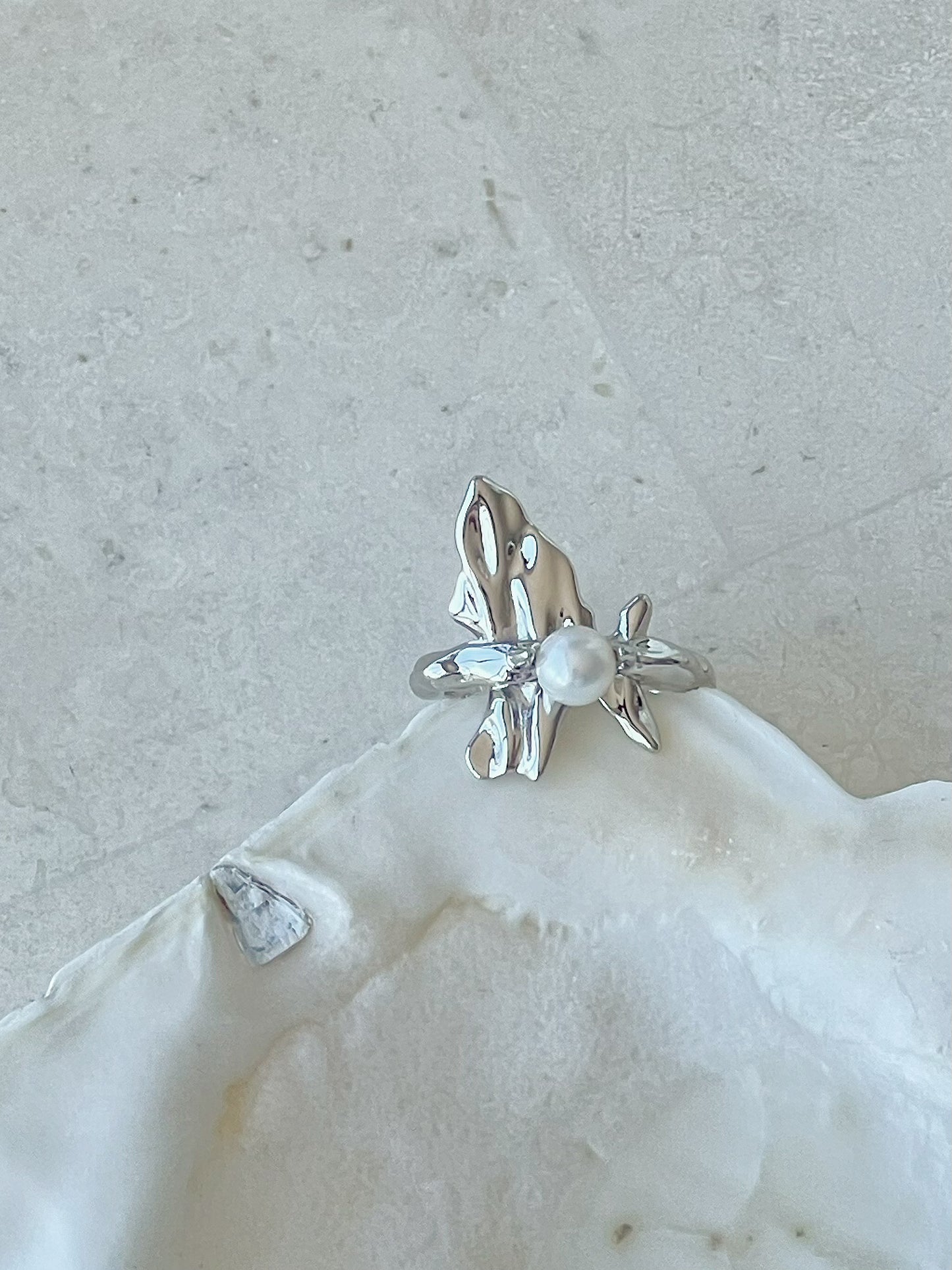 Luna Caelum Ring