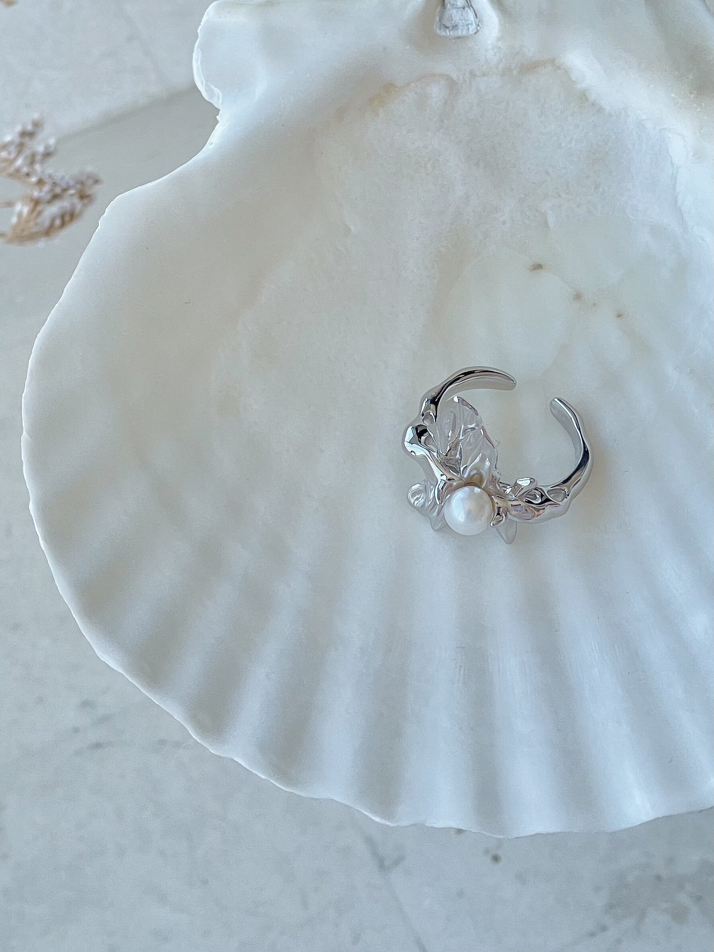 Luna Caelum Ring