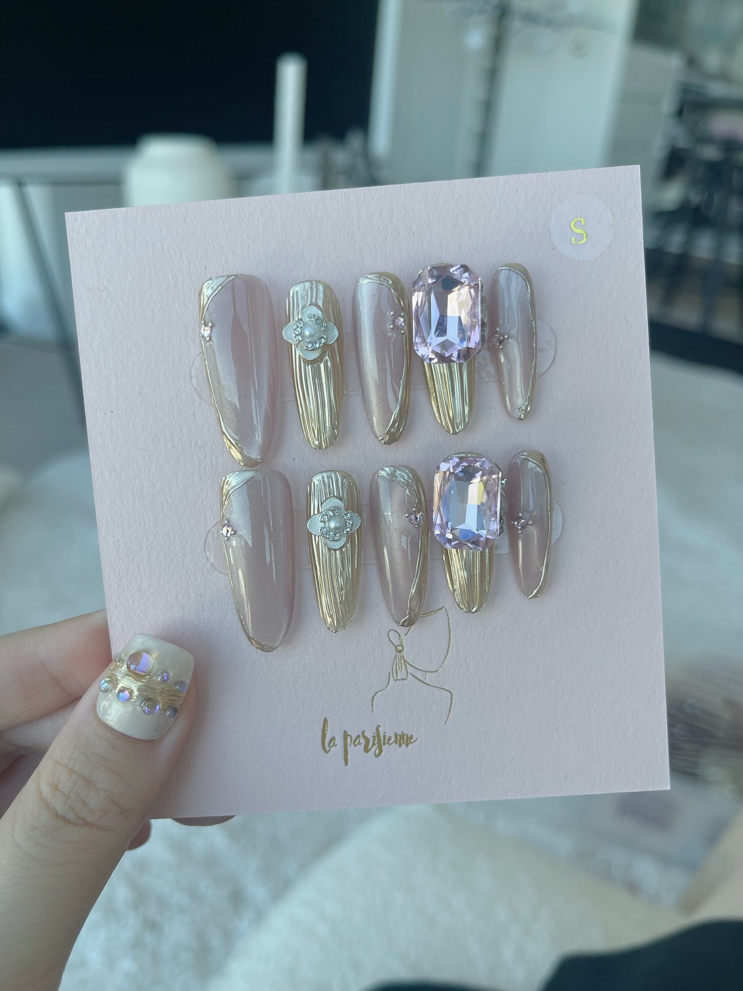 Dazzling Charm Press On Nails