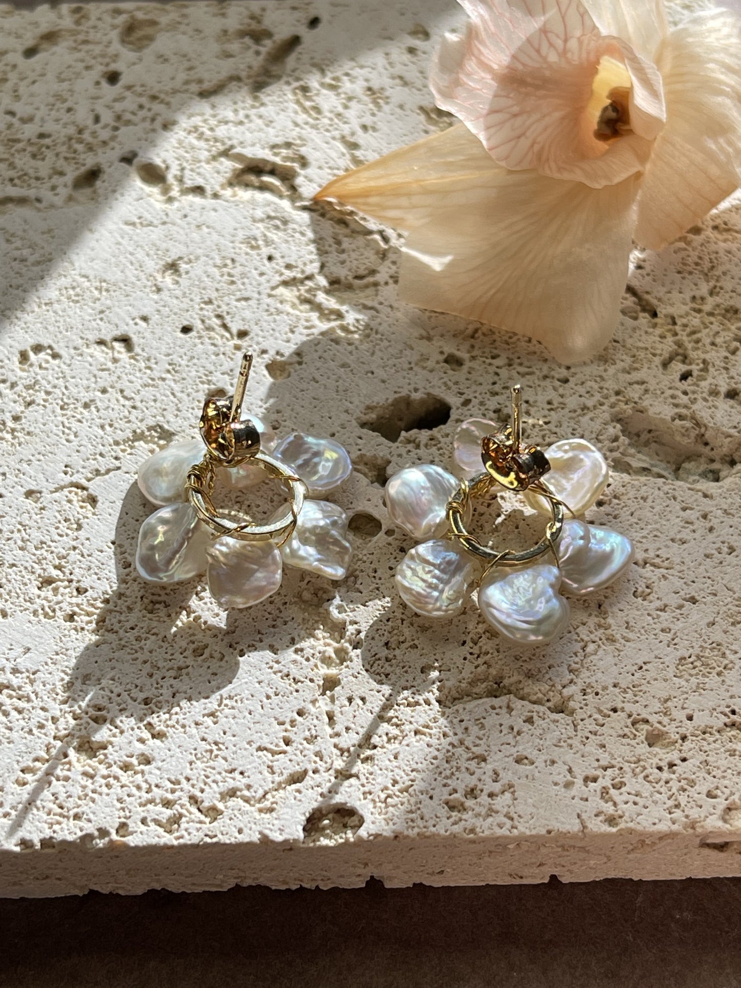 Hayley Pearl Earrings