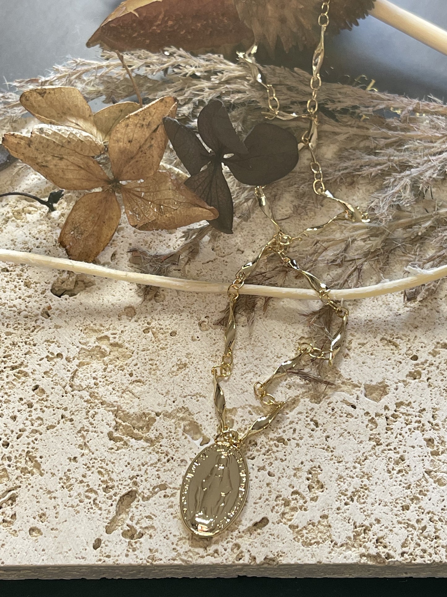 Jehosua Necklace