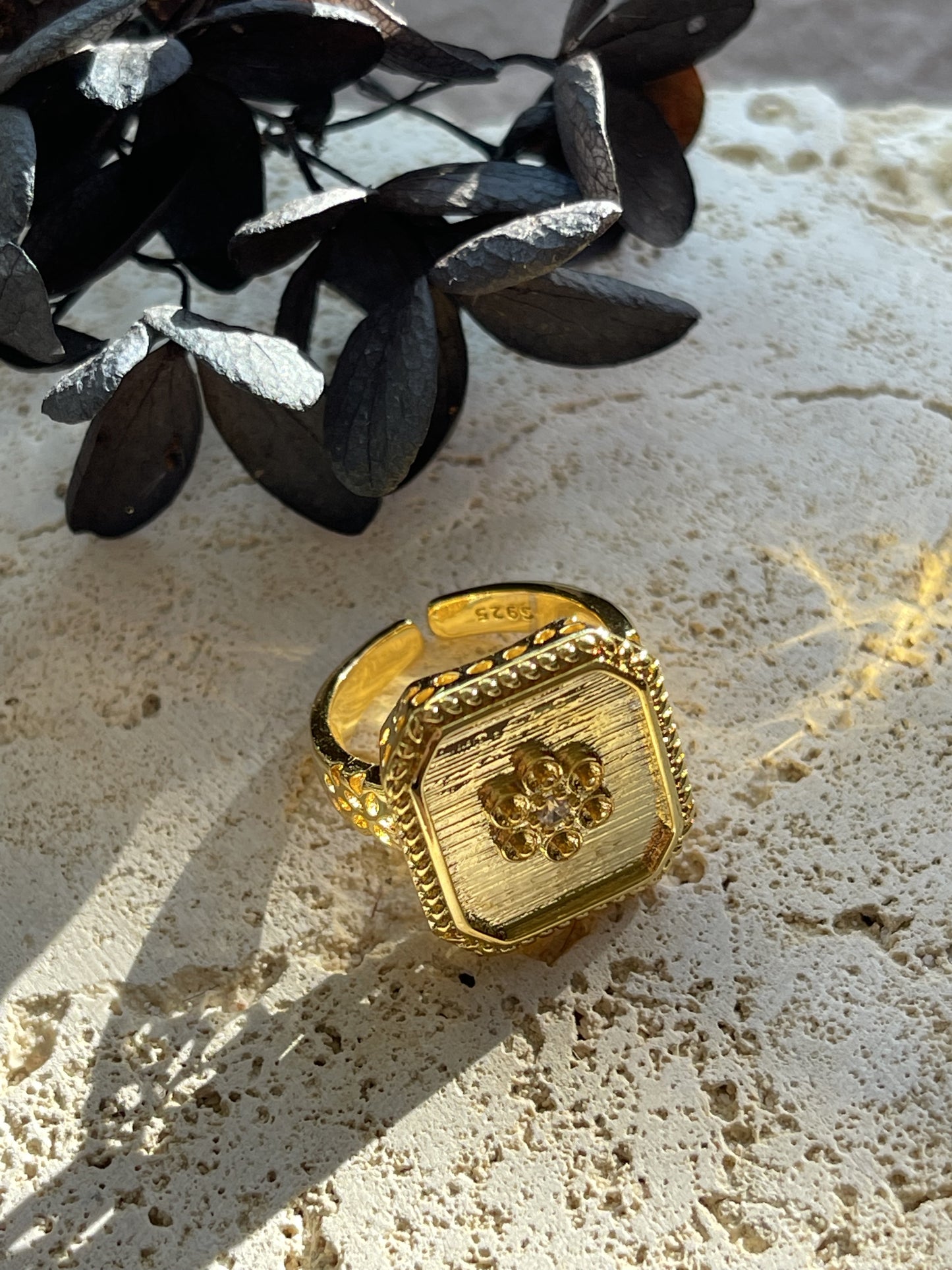 Meredith Retro Ring
