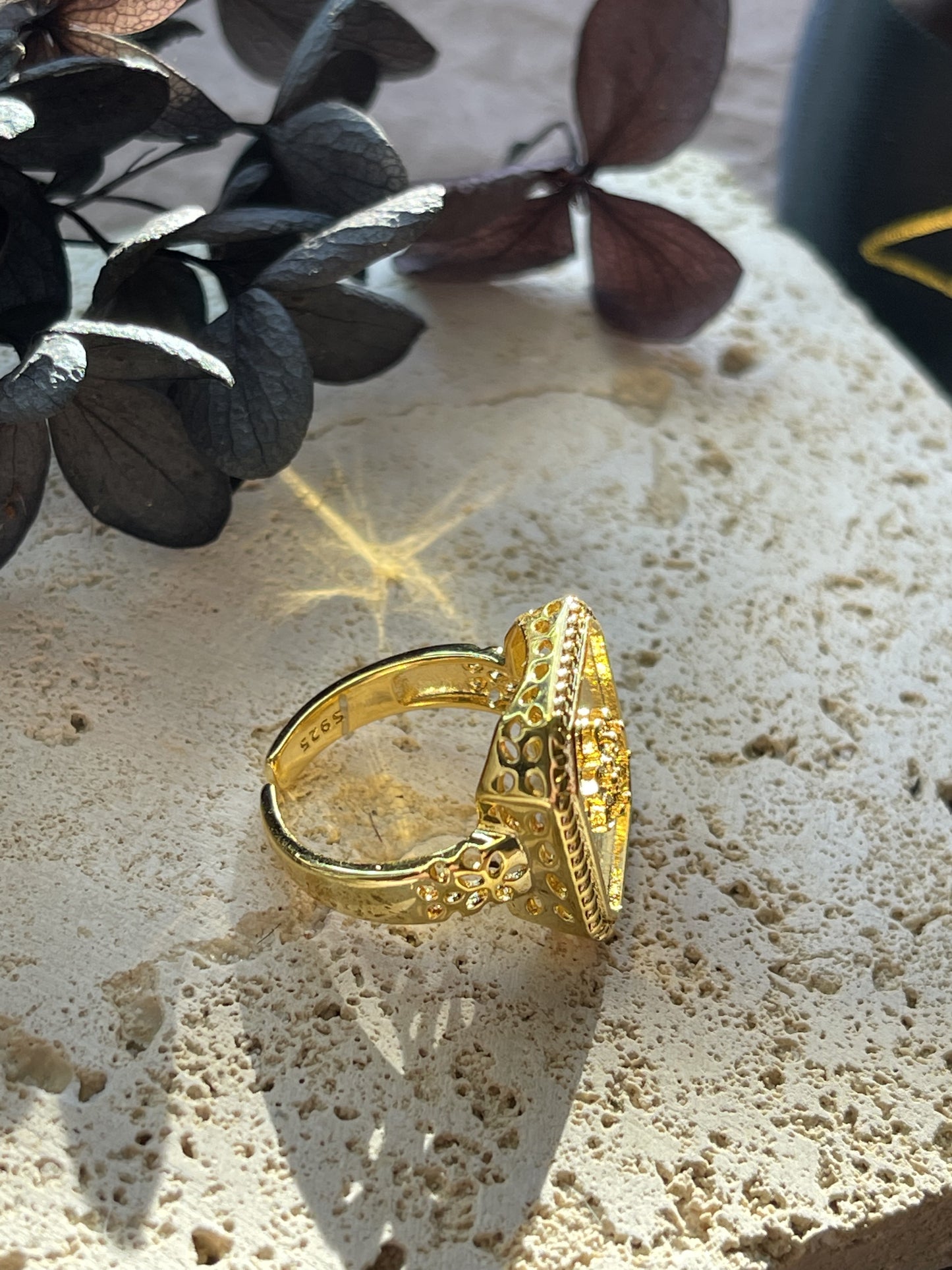 Meredith Retro Ring