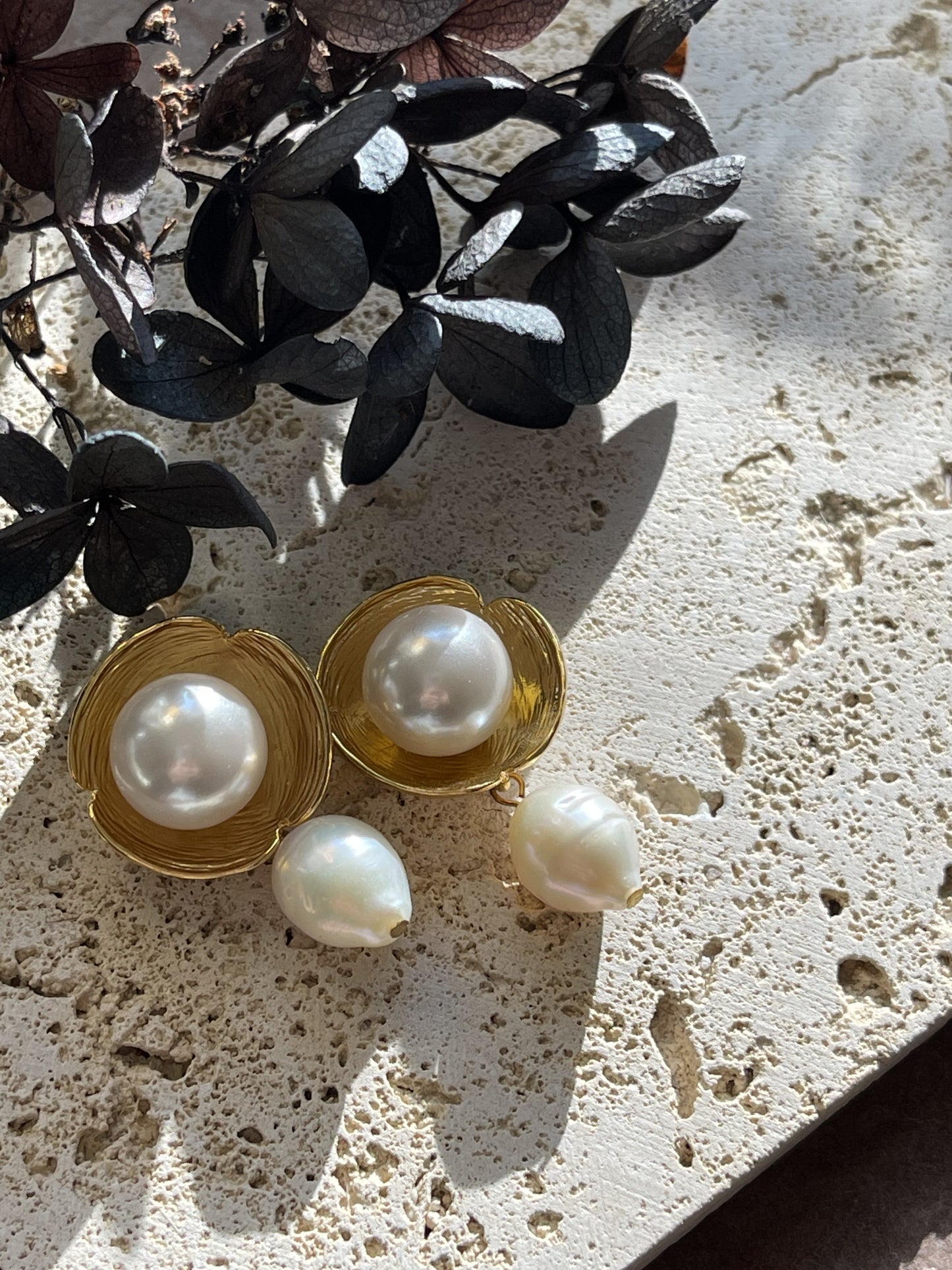 Allyson Pearl Earrings