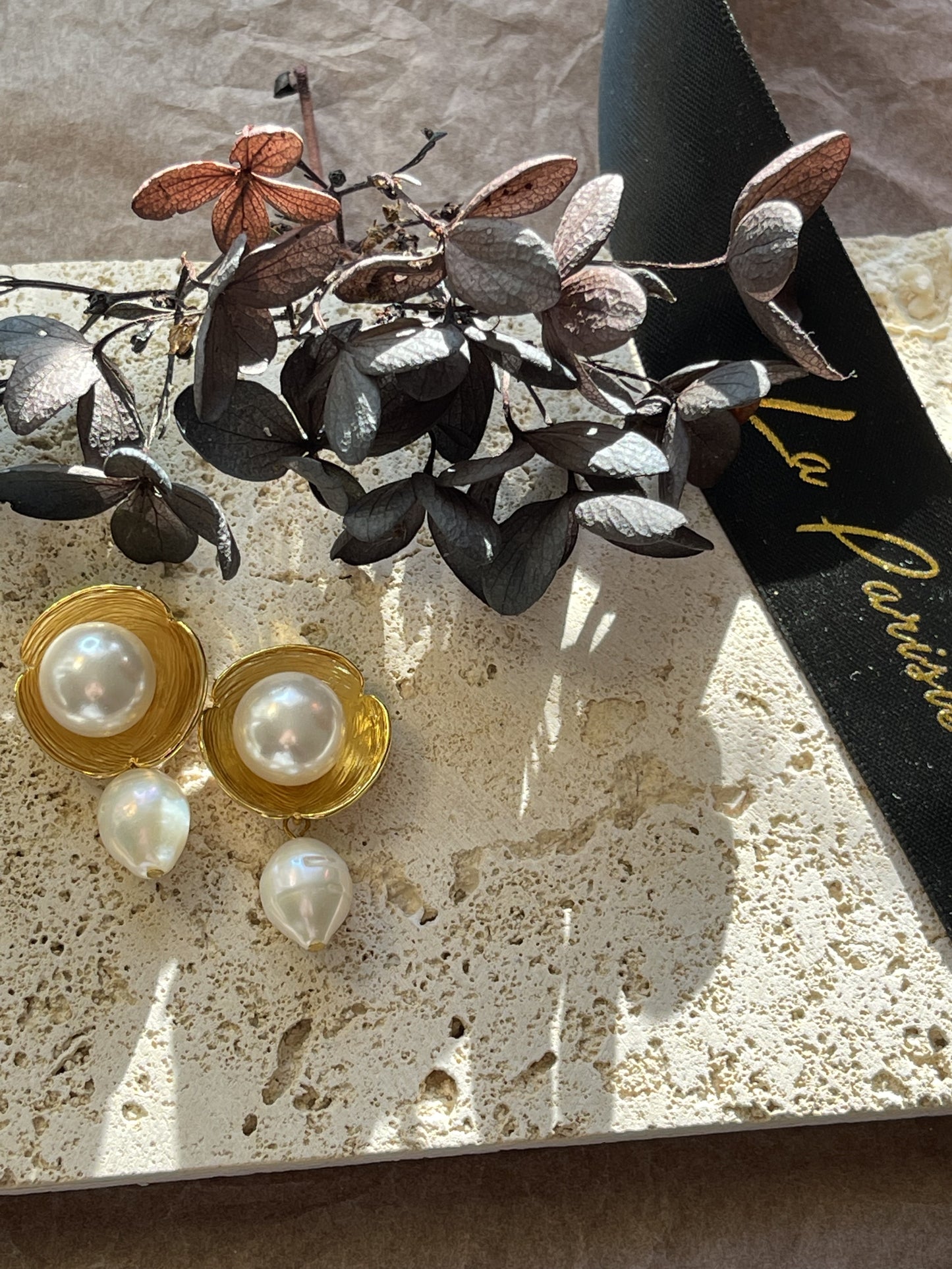 Allyson Pearl Earrings