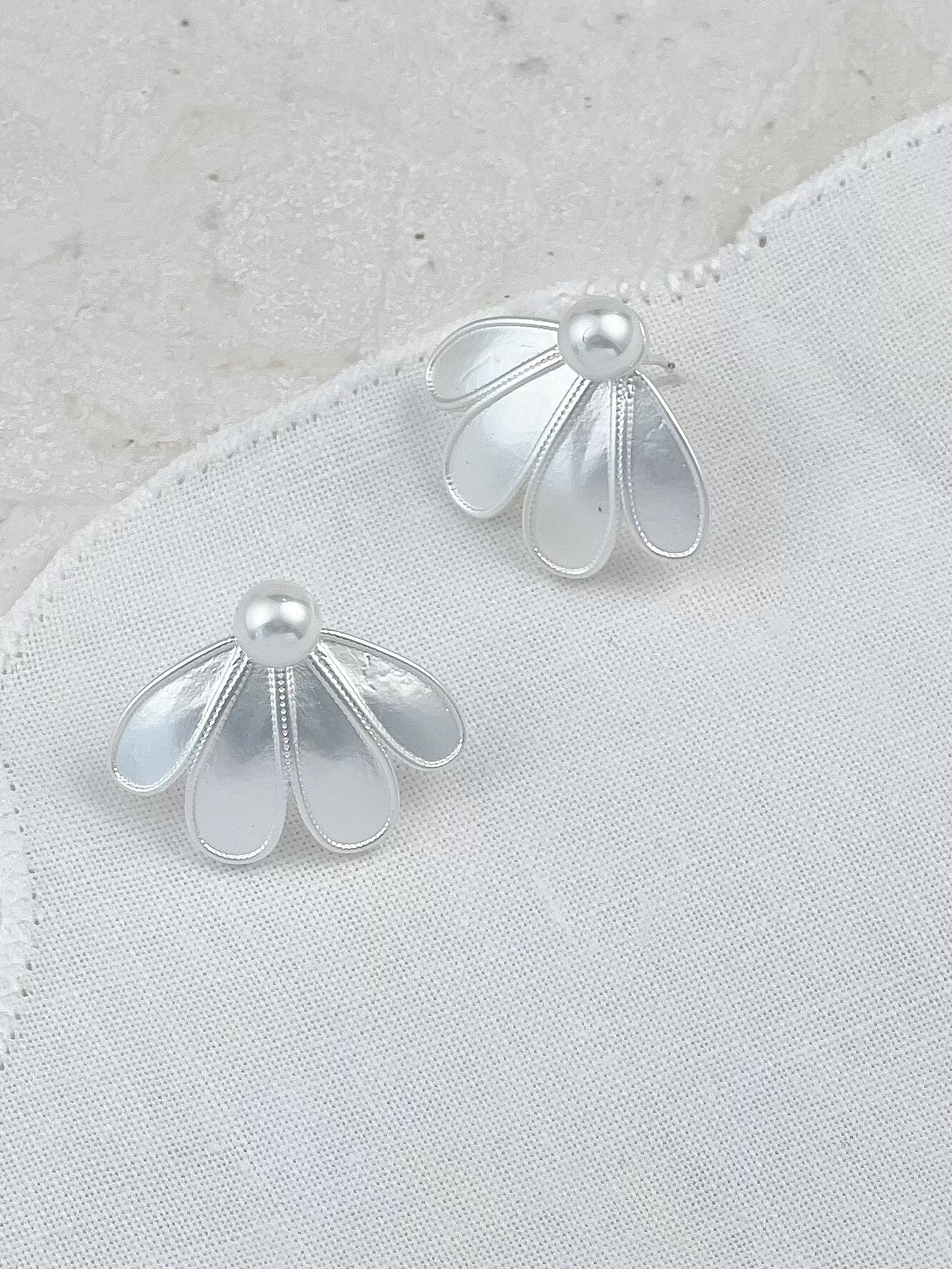 Silver Plated Mermaid Tail Pearls Stud Earrings