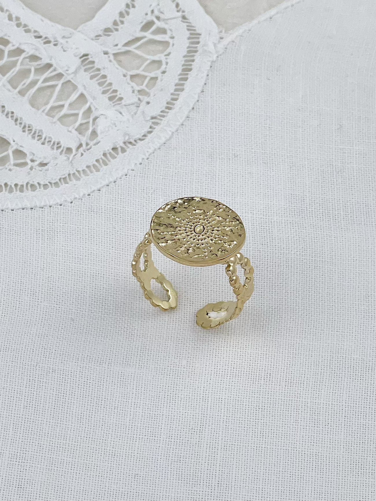 Gold Vintage Compass Hollow Ring