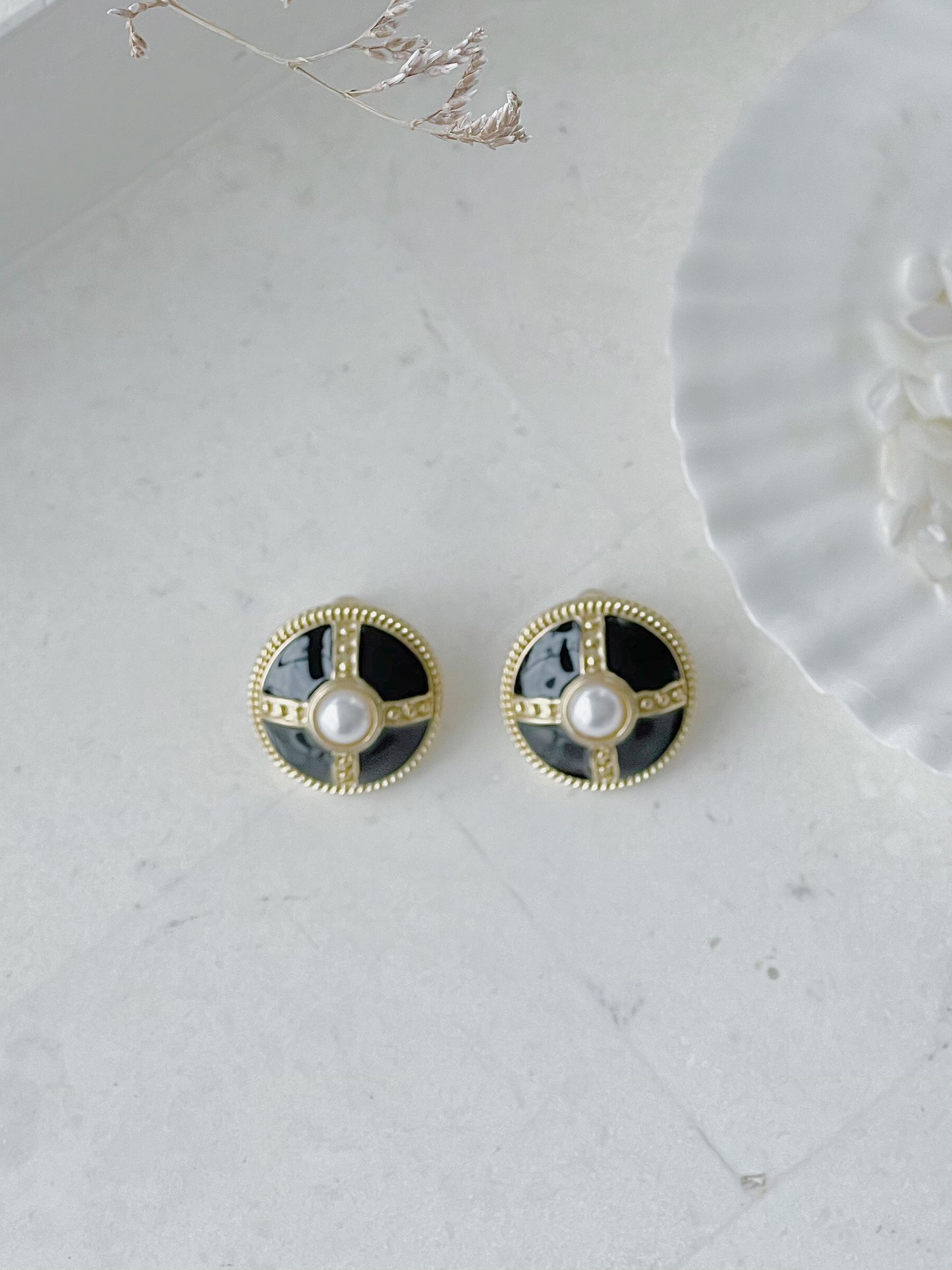 Zvaigzne Stud Earrings