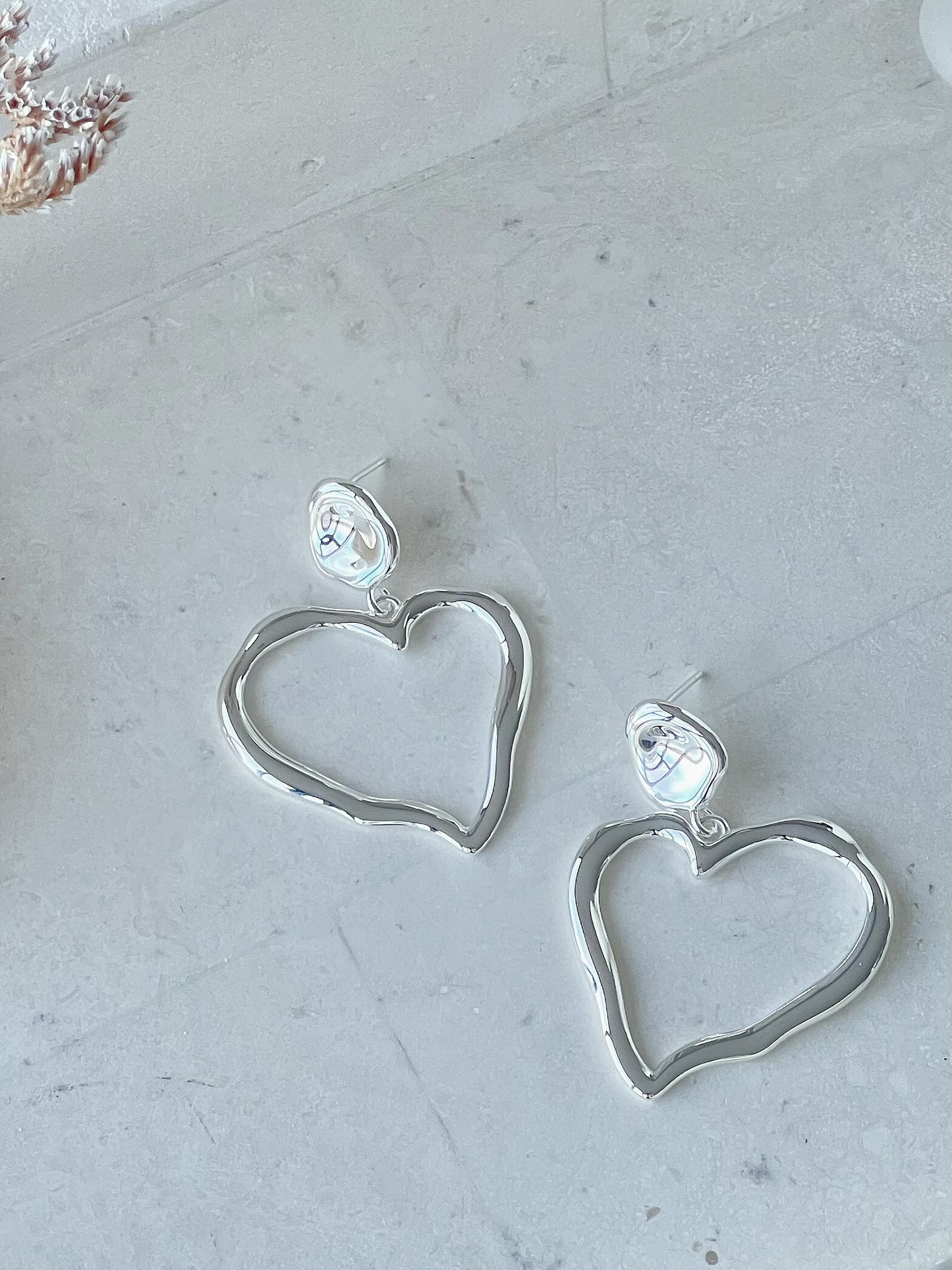 Erythrae Heart Earrings