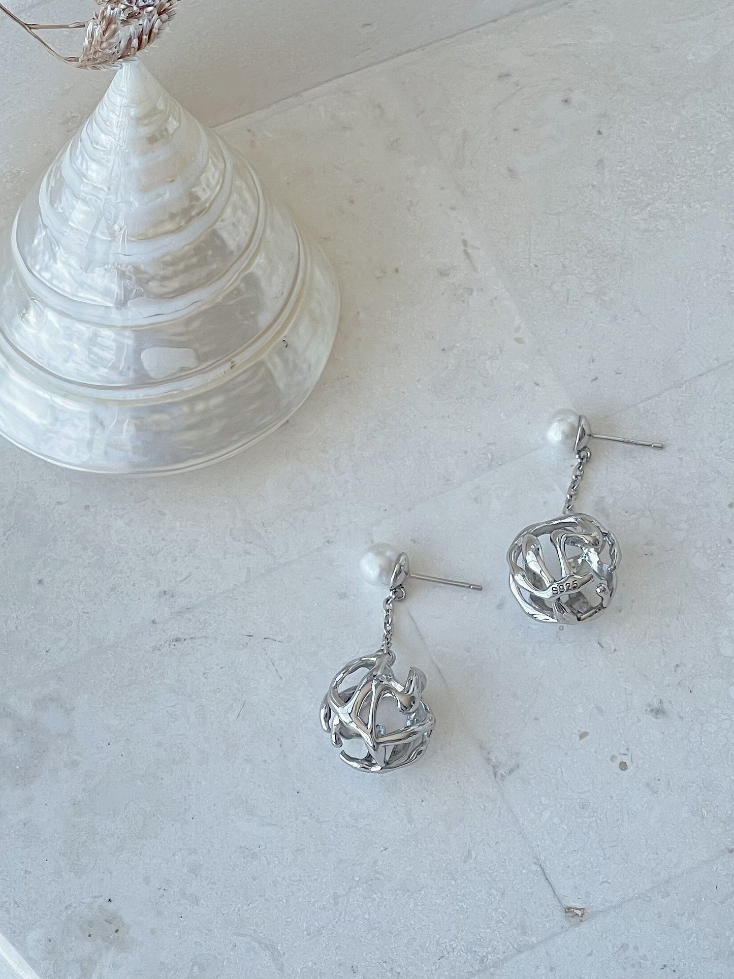 Astrid Pyrestorm Freshwater Earrings