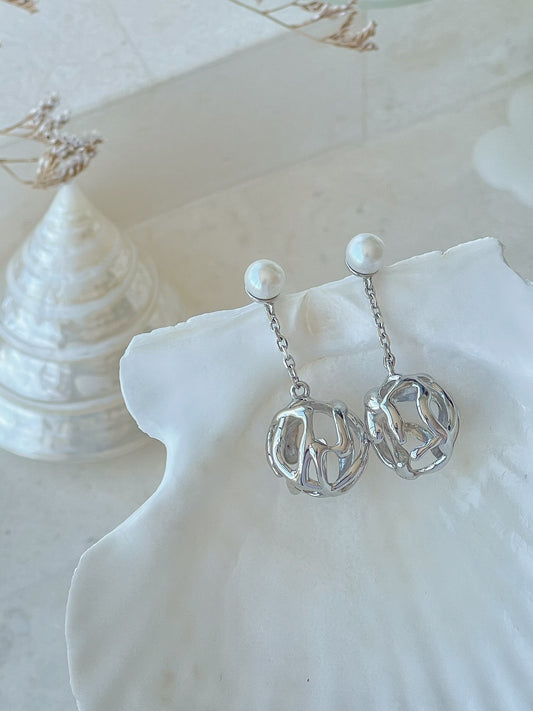 Astrid Pyrestorm Freshwater Earrings