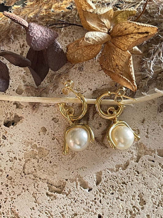 Chelsea Pearl Earrings